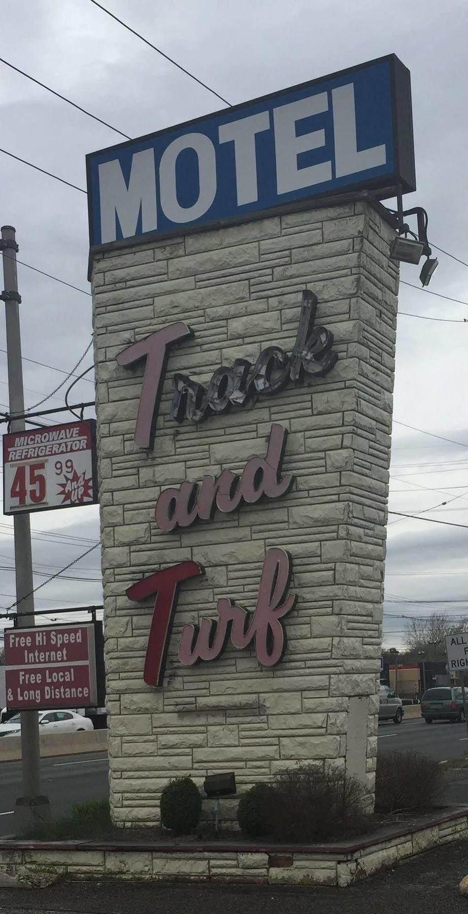 Track & Turf Motel Mount Laurel Exterior photo